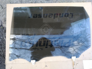  Стекло левой задней двери