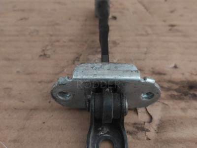  Ограничитель двери задней левой RL NISSAN QASHQAI 07-13