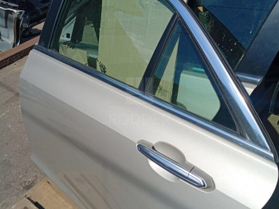 84007419  Дверь задняя левая в сборе