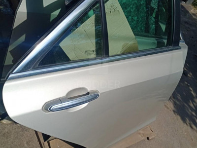 84007418 Дверь задняя правая в сборе