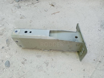 23194902 Кронштейн усилителя переднего бампера правый