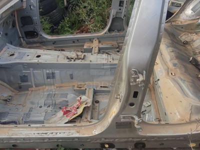 22981299 Стойка кузова центральная левая