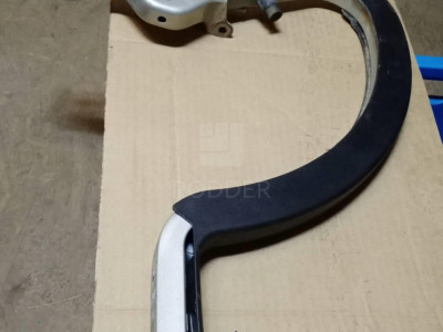 23437692 Петля крышки багажника правая