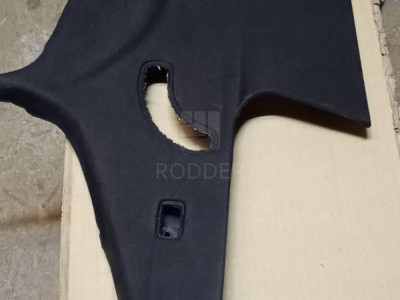 22953440 Обшивка стойки задней левой ЧЁРНЫЙ