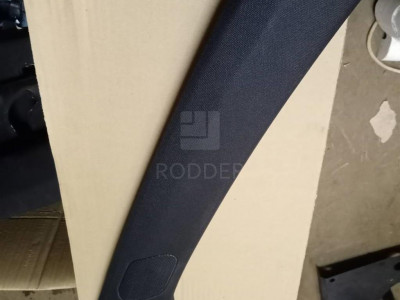 23131182 Обшивка стойки передней правой ЧЁРНЫЙ