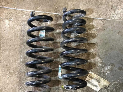 23498312 Пружина задняя