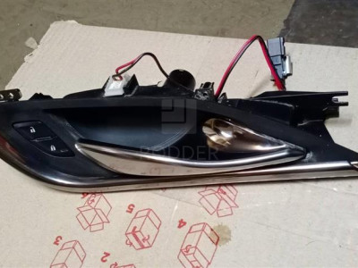 22956547  Ручка двери передней правой внутренняя