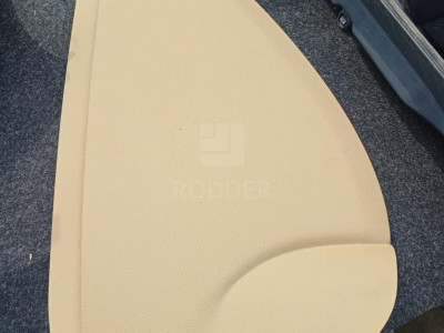 20999527  Накладка торпеды правая