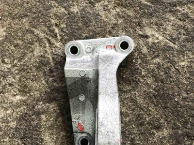 25821839 Кронштейн полуоси