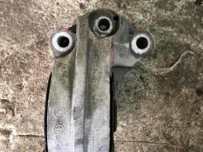 20839834 Подушка двигателя передняя