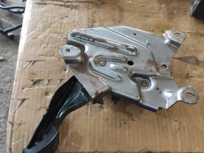 25780186 Педаль ручника