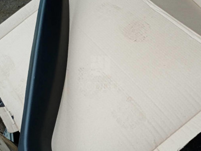 20892979  Обшивка крышки багажника