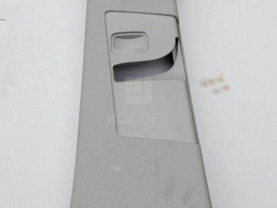 20905651 Обшивка стойки средней левой ВЕРХ