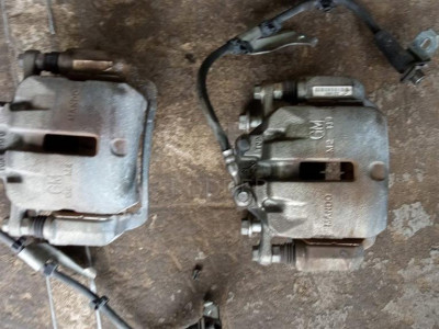 13279639 Суппорт передний правый