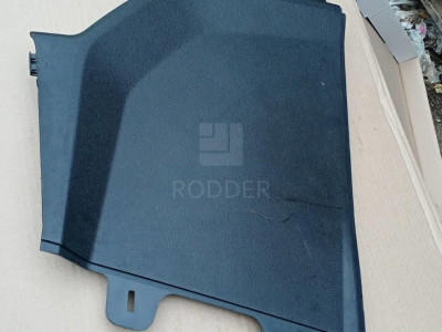 20819579 Обшивка центральной консоли правая