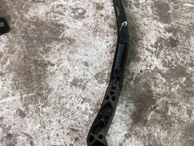 23104650 Поводок стеклоочистителя передний правый